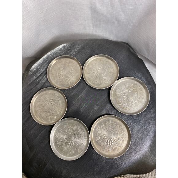 Vintage Set of 6 Forged Aluminum Round Drink Coasters fruit floral pattern EUC - Picture 6 of 14